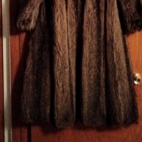 A pre-owned Raccoon fur coat - Picture 7 of 7